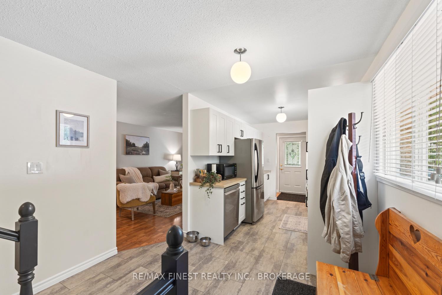 Photo 7 of 49 Limeridge Drive, Kingston, Kingston East (Incl Barret Crt) — HOMEH