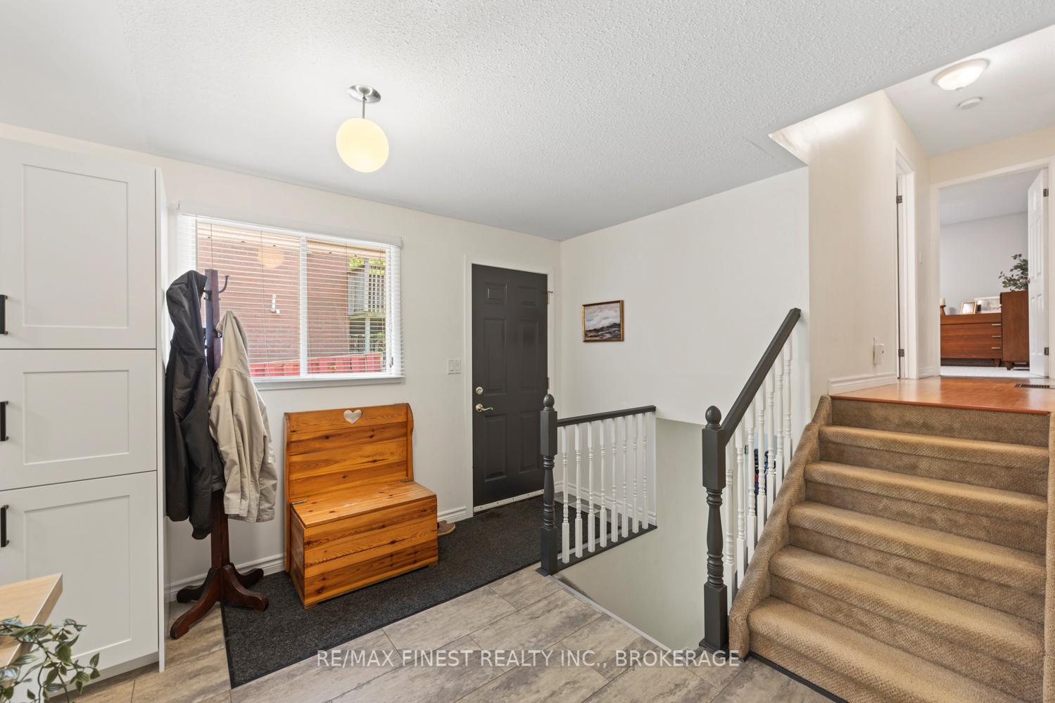 Photo 12 of 49 Limeridge Drive, Kingston, Kingston East (Incl Barret Crt) — HOMEH