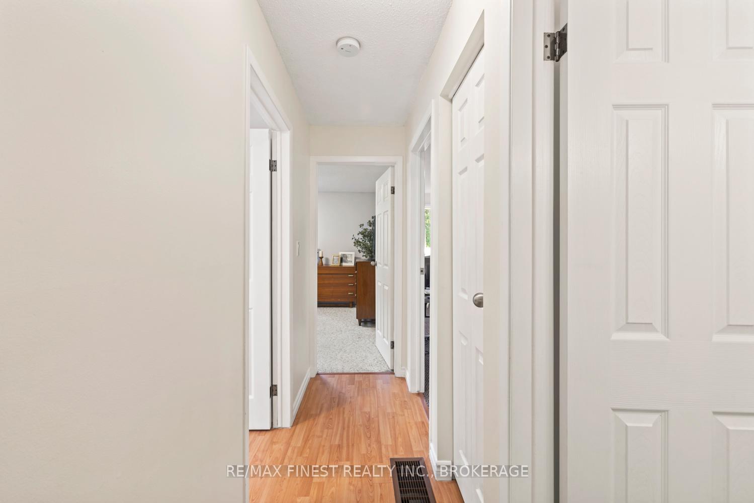 Photo 10 of 49 Limeridge Drive, Kingston, Kingston East (Incl Barret Crt) — HOMEH