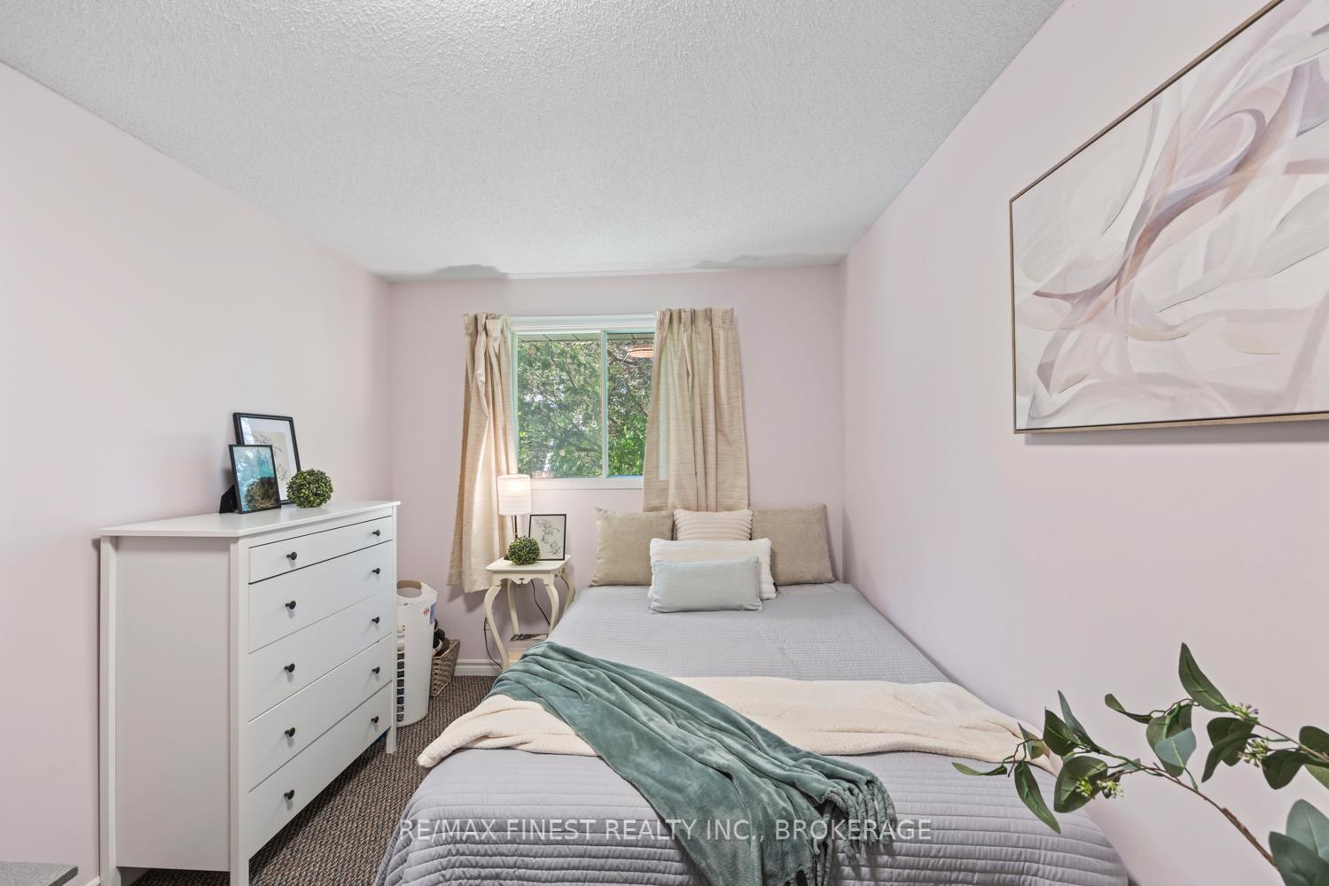 Photo 32 of 49 Limeridge Drive, Kingston, Kingston East (Incl Barret Crt) — HOMEH