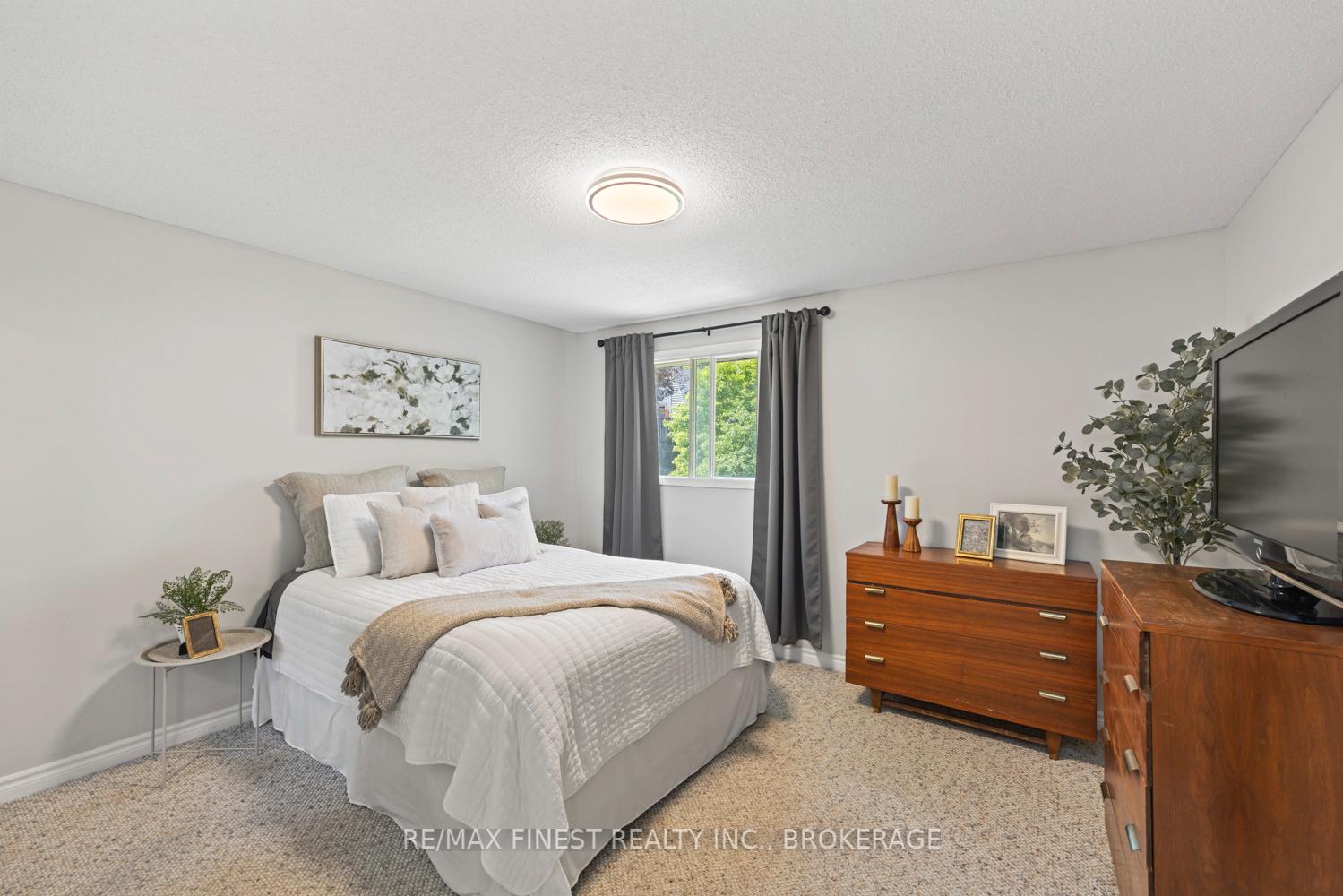 Photo 11 of 49 Limeridge Drive, Kingston, Kingston East (Incl Barret Crt) — HOMEH