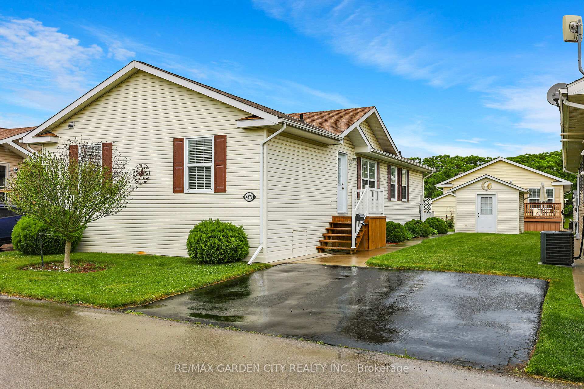 Photo 1 of 4577 Sara Lane, Lincoln, Beamsville — HOMEH