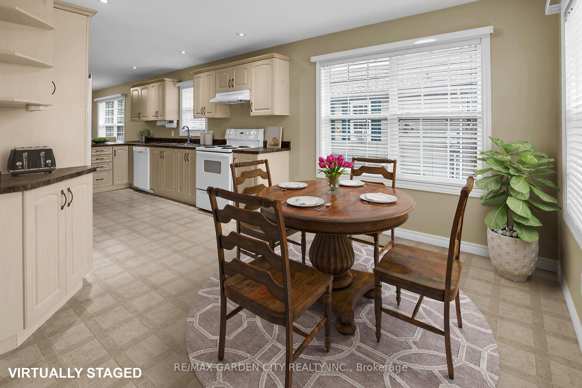Photo 6 of 4577 Sara Lane, Lincoln, Beamsville — HOMEH