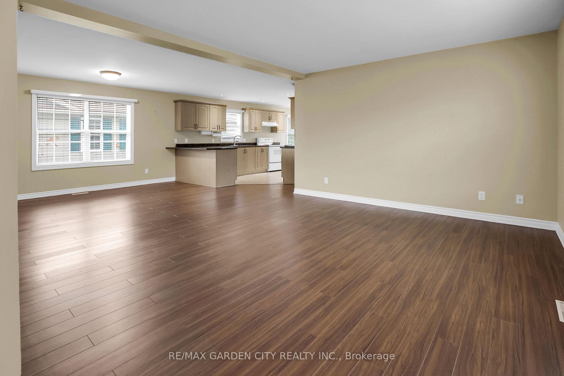 Photo 8 of 4577 Sara Lane, Lincoln, Beamsville — HOMEH