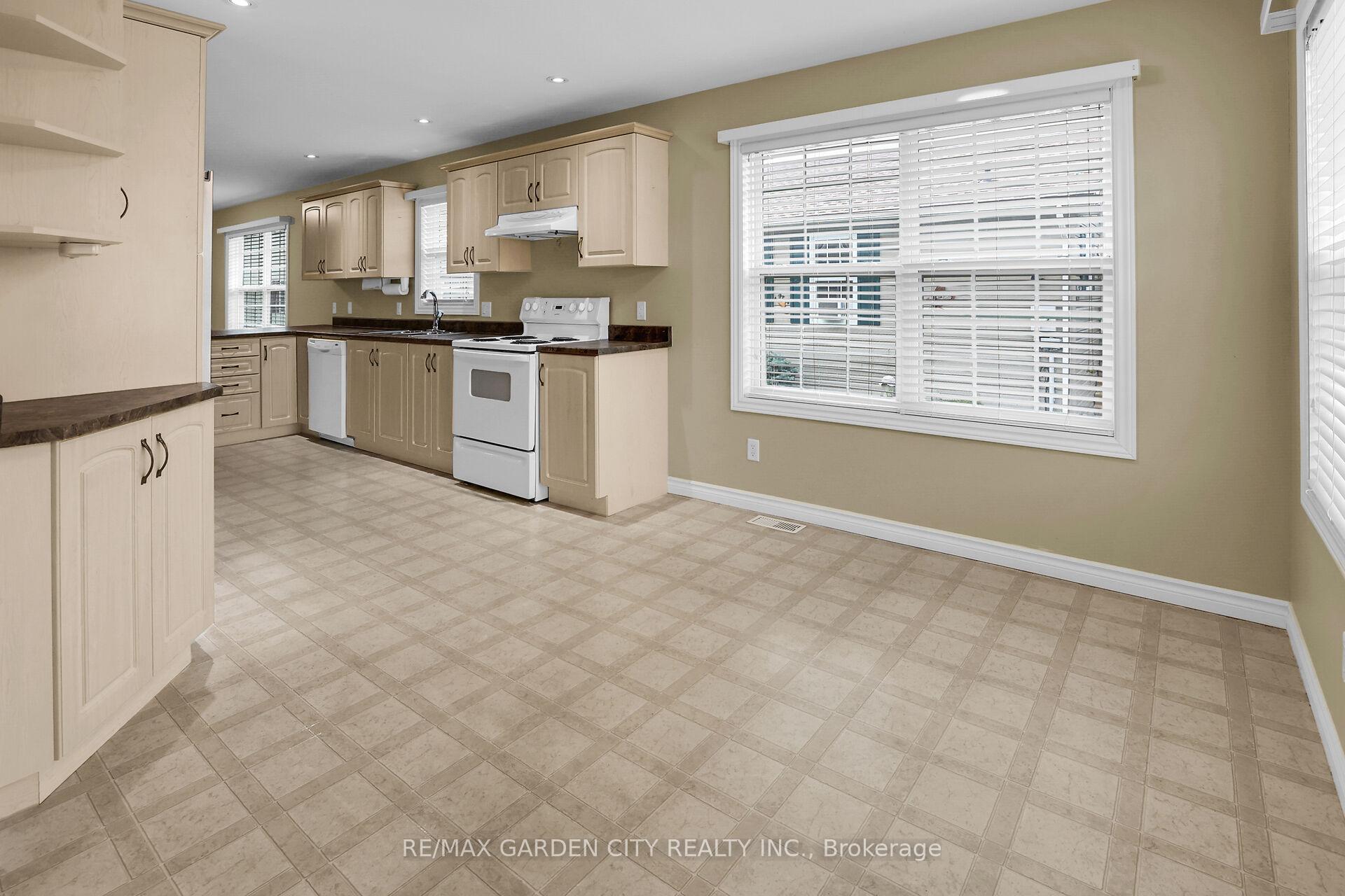 Photo 22 of 4577 Sara Lane, Lincoln, Beamsville — HOMEH