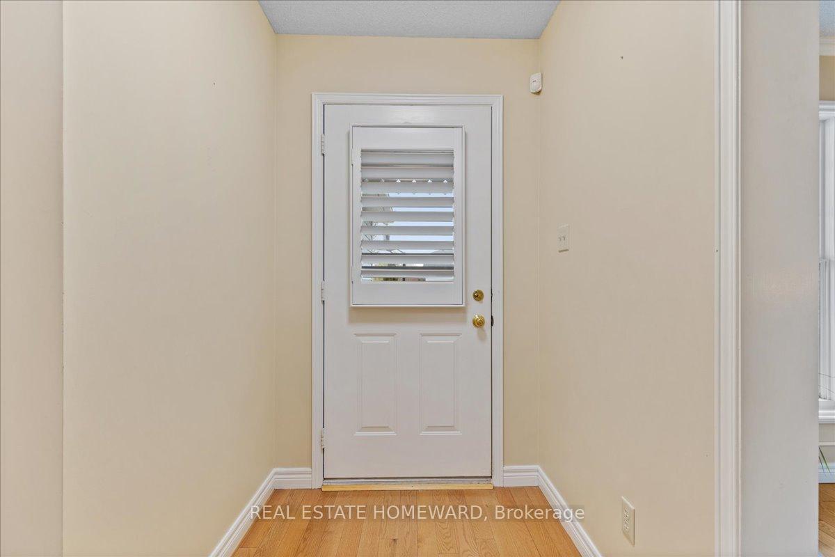 Photo 20 of 339 Bushview Crescent, Waterloo — HOMEH