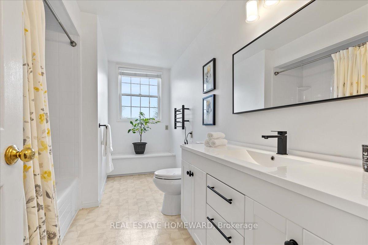 Photo 11 of 339 Bushview Crescent, Waterloo — HOMEH