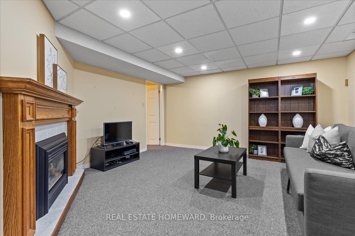 Photo 25 of 339 Bushview Crescent, Waterloo — HOMEH