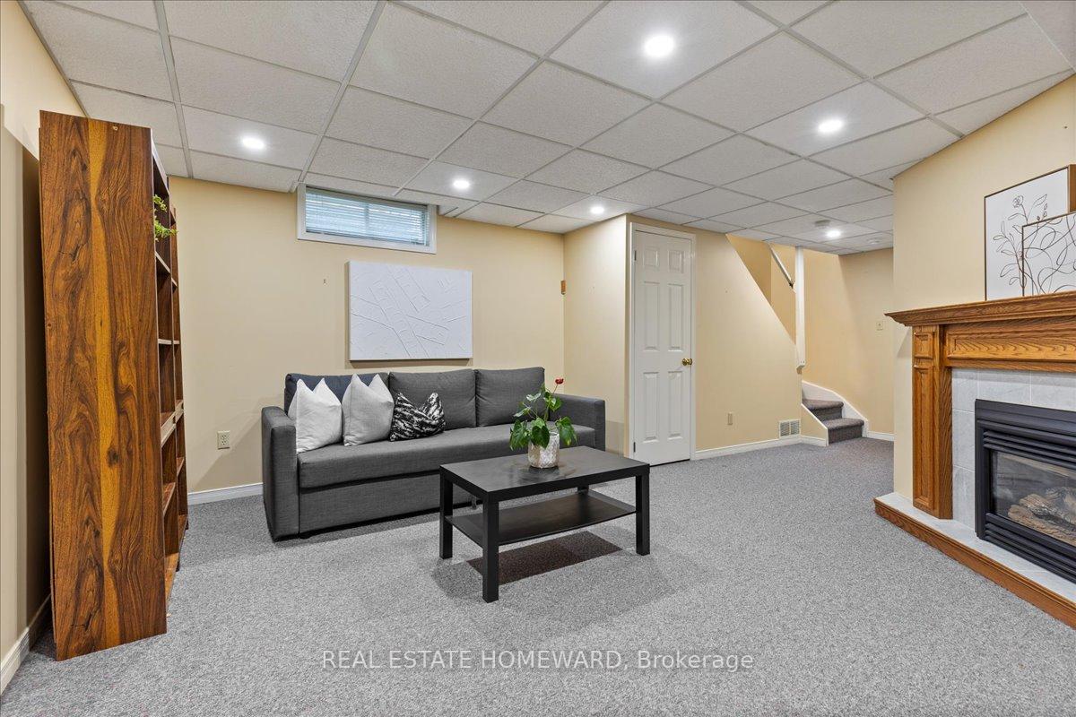 Photo 32 of 339 Bushview Crescent, Waterloo — HOMEH