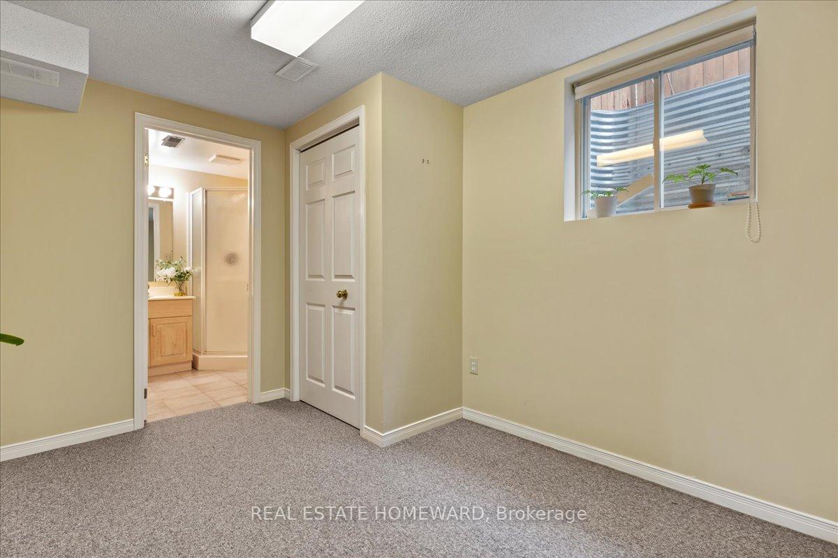 Photo 35 of 339 Bushview Crescent, Waterloo — HOMEH