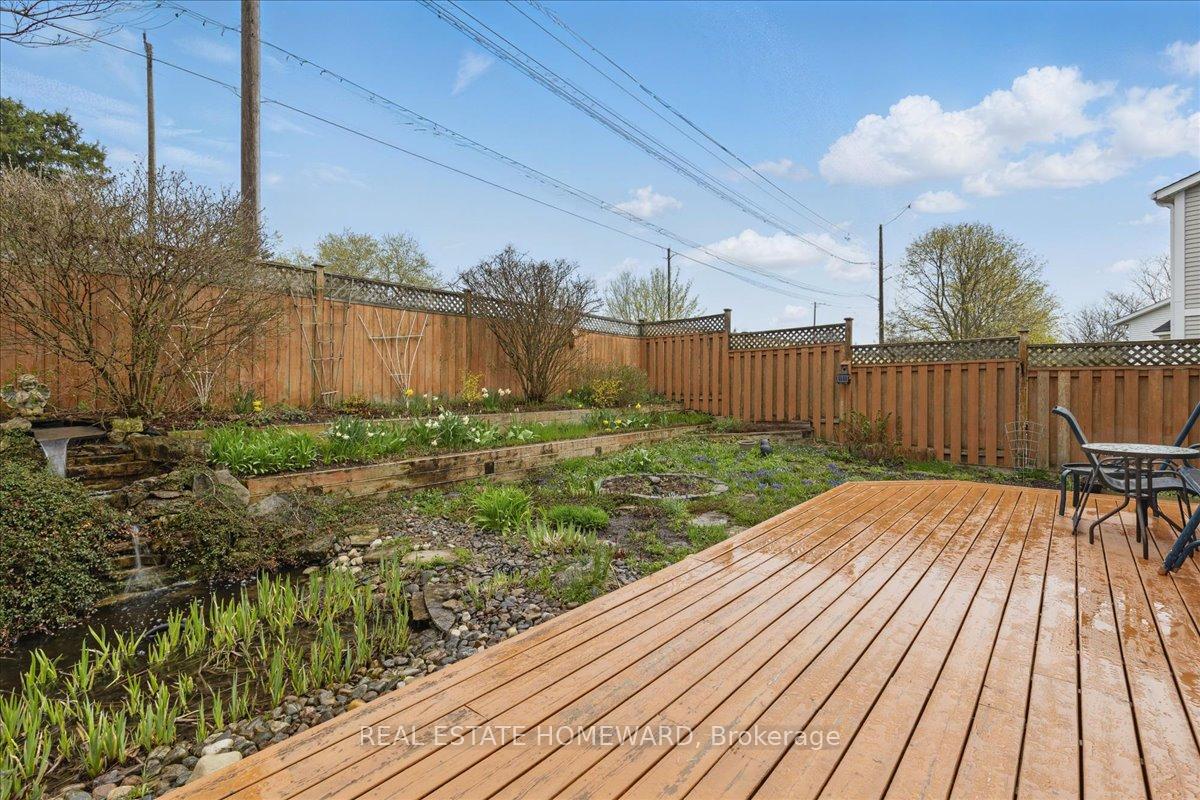 Photo 33 of 339 Bushview Crescent, Waterloo — HOMEH