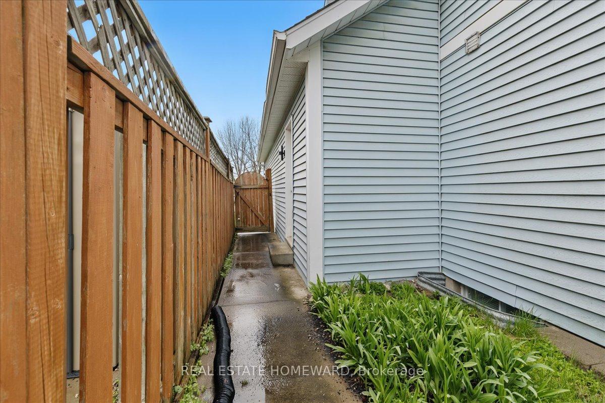 Photo 38 of 339 Bushview Crescent, Waterloo — HOMEH