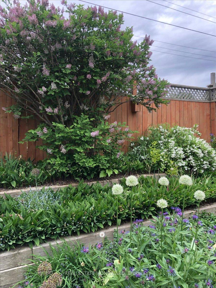 Photo 39 of 339 Bushview Crescent, Waterloo — HOMEH