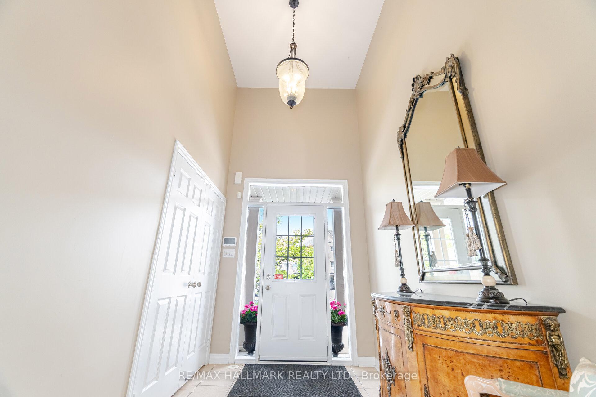 Photo 4 of Unit 11, 8900 Bathurst Street, Vaughan, Patterson — HOMEH