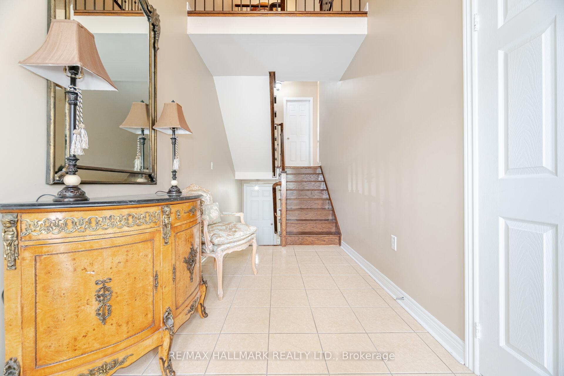Photo 7 of Unit 11, 8900 Bathurst Street, Vaughan, Patterson — HOMEH