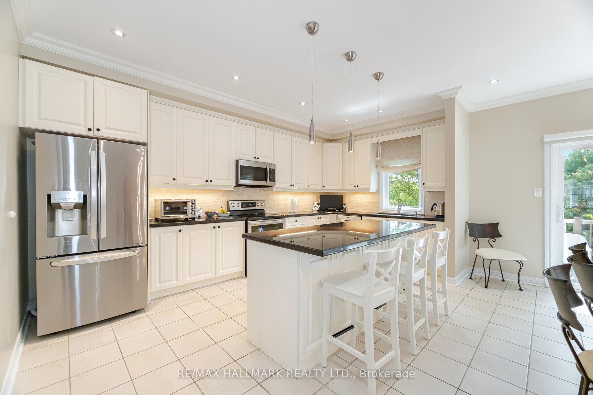 Photo 3 of Unit 11, 8900 Bathurst Street, Vaughan, Patterson — HOMEH