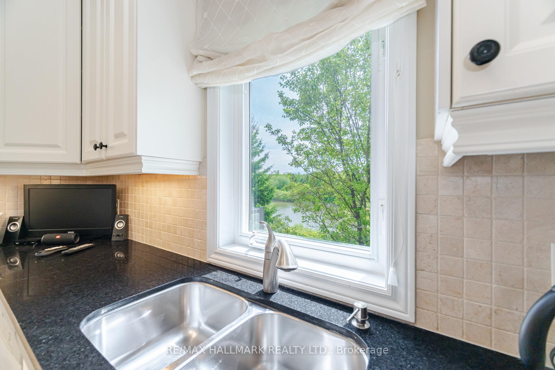 Photo 10 of Unit 11, 8900 Bathurst Street, Vaughan, Patterson — HOMEH