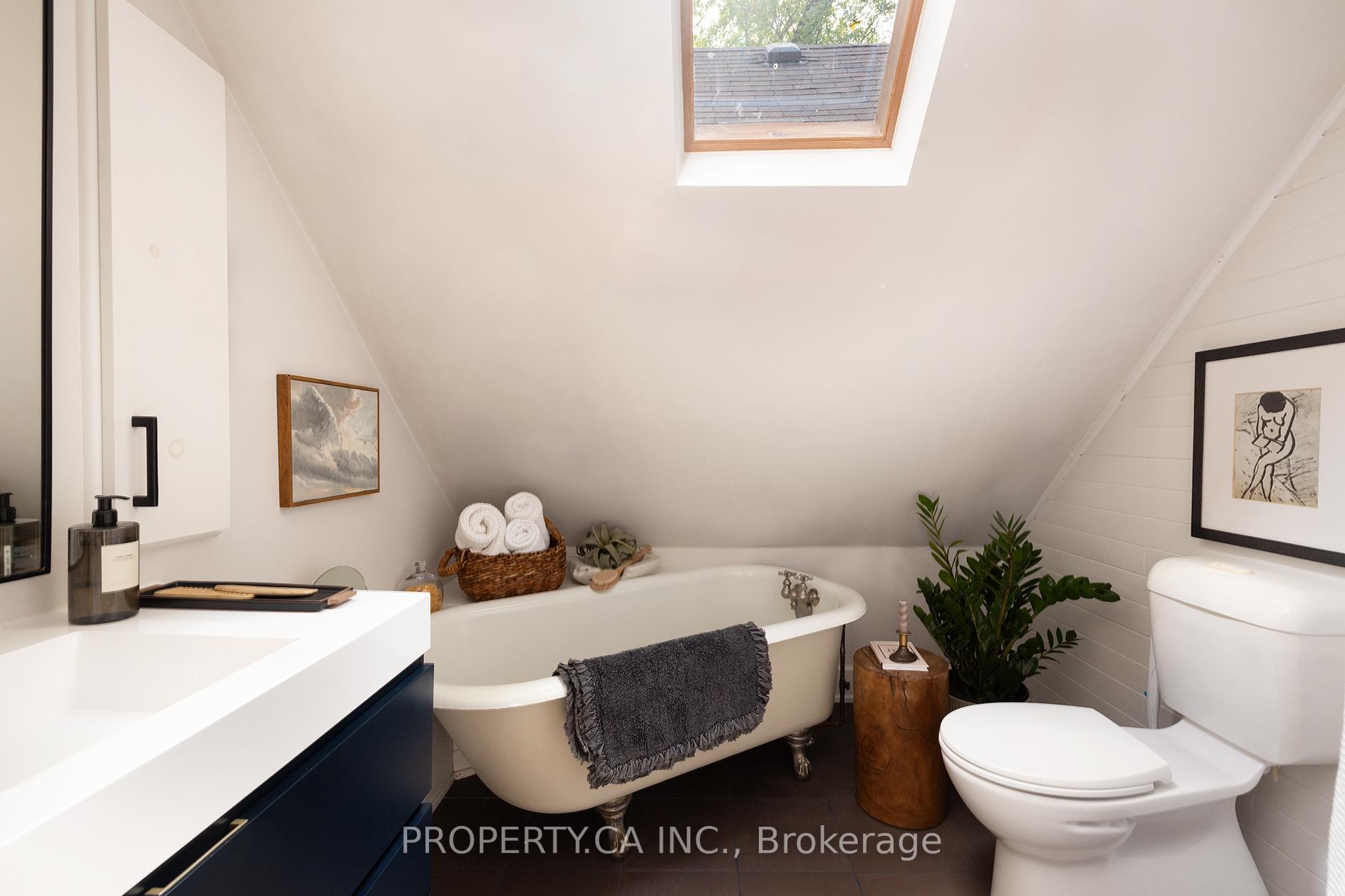 Photo 21 of 40 Ivy Avenue, Toronto, South Riverdale — HOMEH