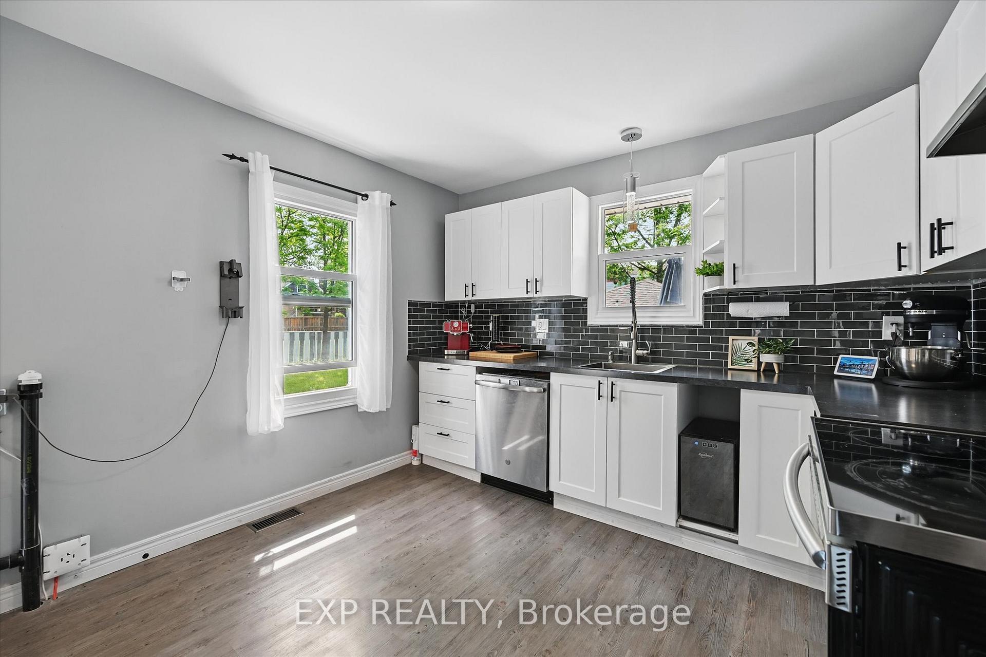Photo 6 of 5210 McRae Street, Niagara Falls, Cherrywood — HOMEH
