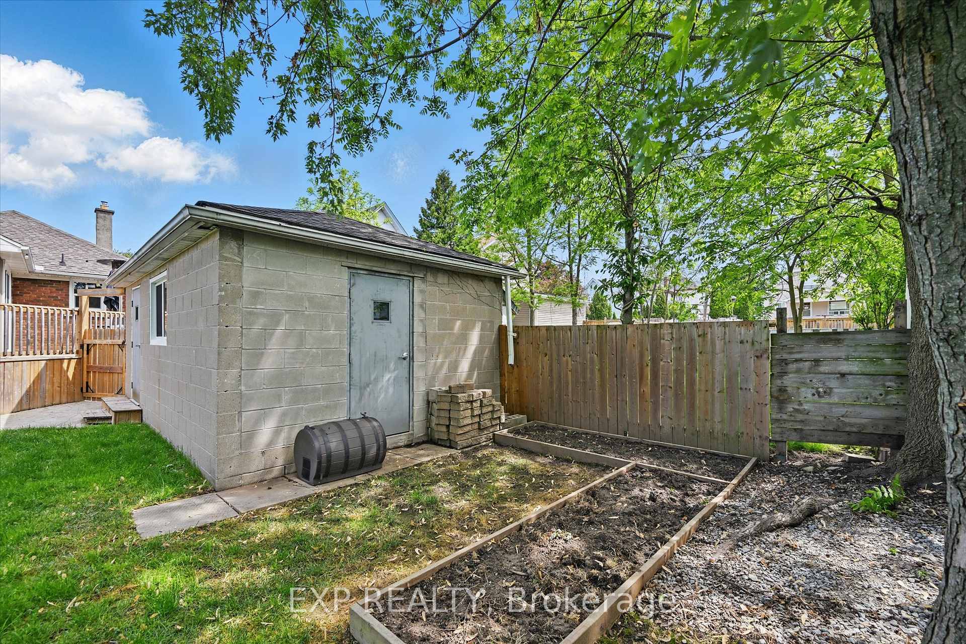Photo 32 of 5210 McRae Street, Niagara Falls, Cherrywood — HOMEH