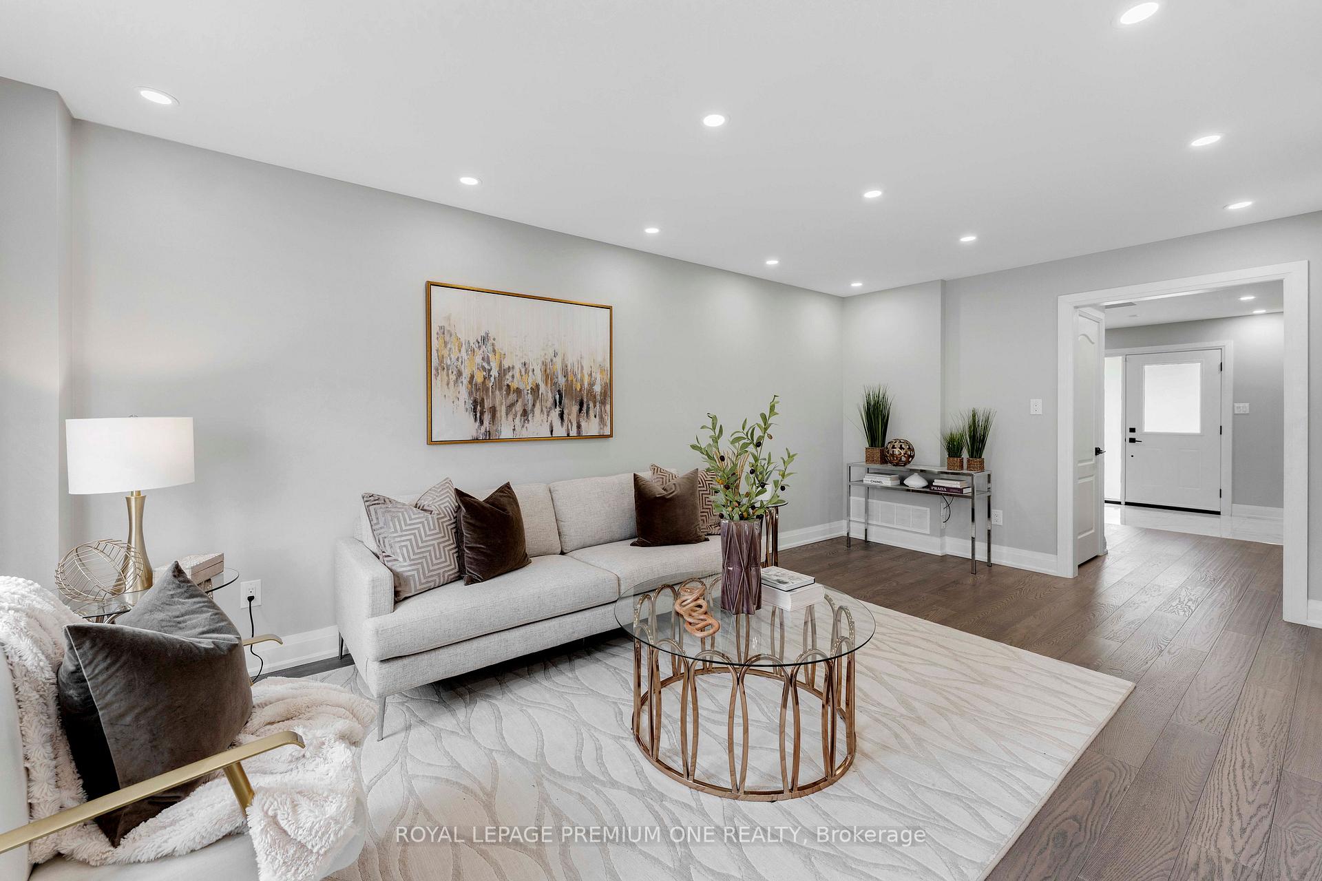 Photo 2 of Unit ON, 91 Hanton Crescent, Caledon, Bolton East — HOMEH