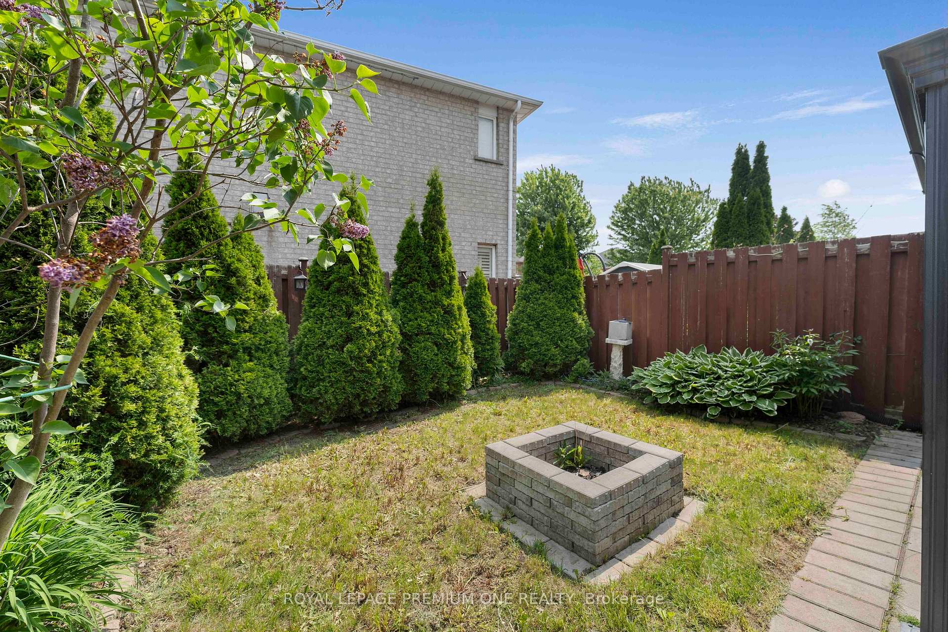 Photo 34 of Unit ON, 91 Hanton Crescent, Caledon, Bolton East — HOMEH