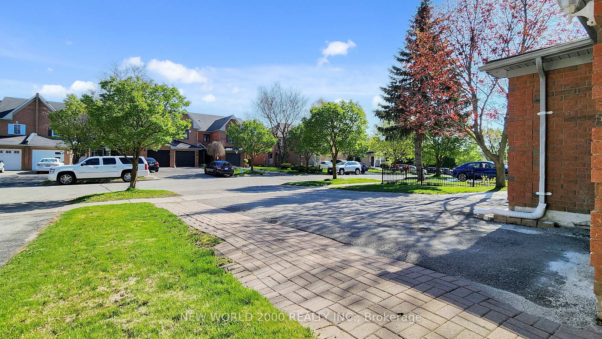 Photo 17 of 34 Fife Road, Aurora, Aurora Grove — HOMEH