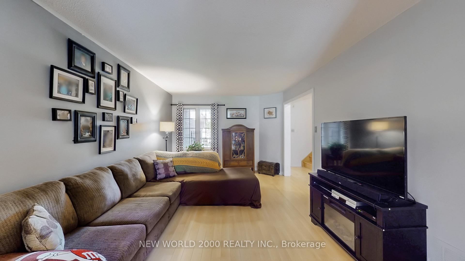 Photo 10 of 34 Fife Road, Aurora, Aurora Grove — HOMEH