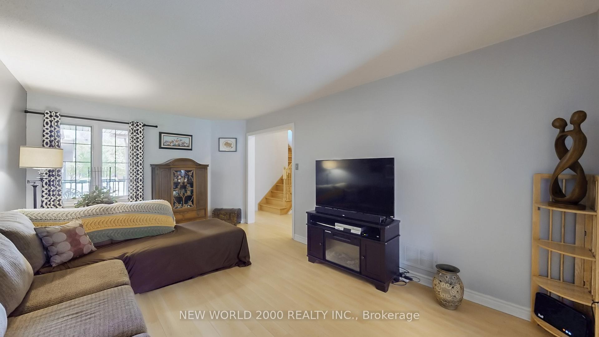 Photo 6 of 34 Fife Road, Aurora, Aurora Grove — HOMEH