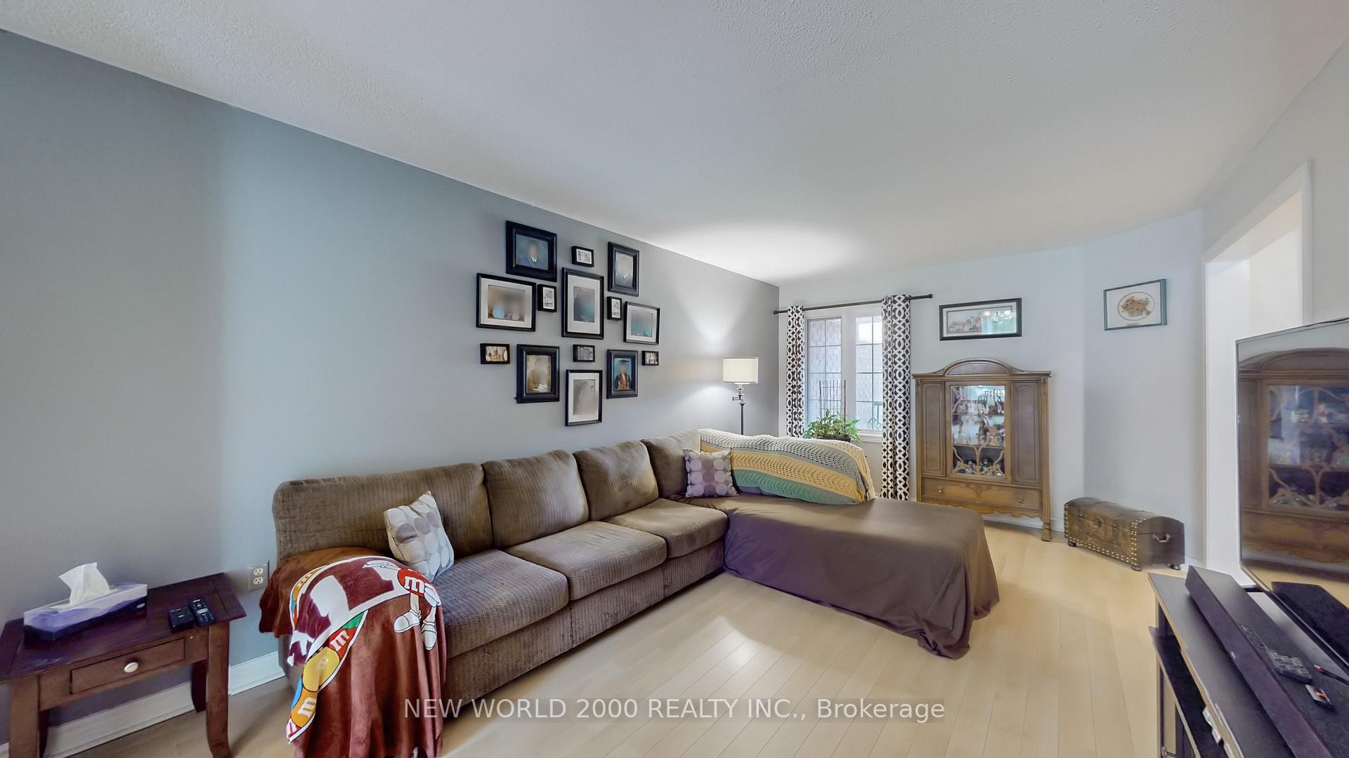 Photo 8 of 34 Fife Road, Aurora, Aurora Grove — HOMEH