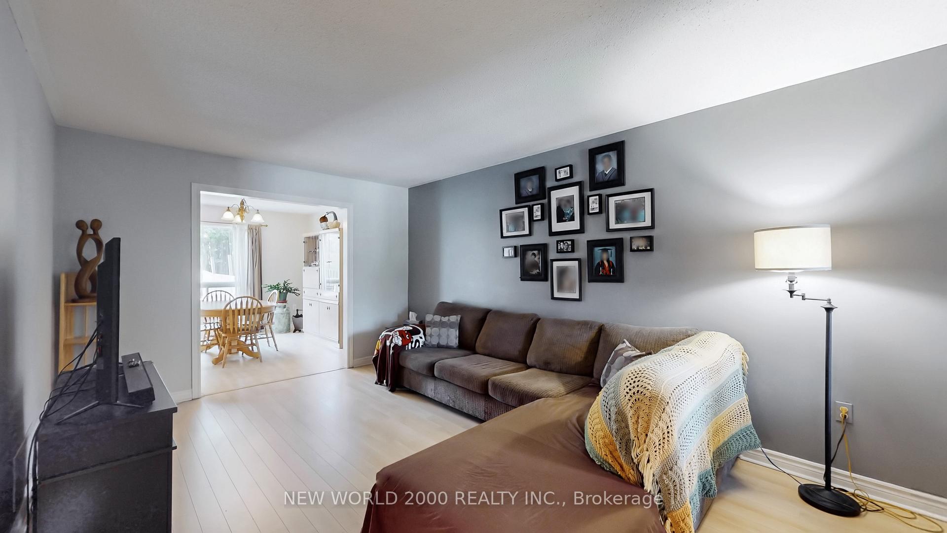 Photo 18 of 34 Fife Road, Aurora, Aurora Grove — HOMEH