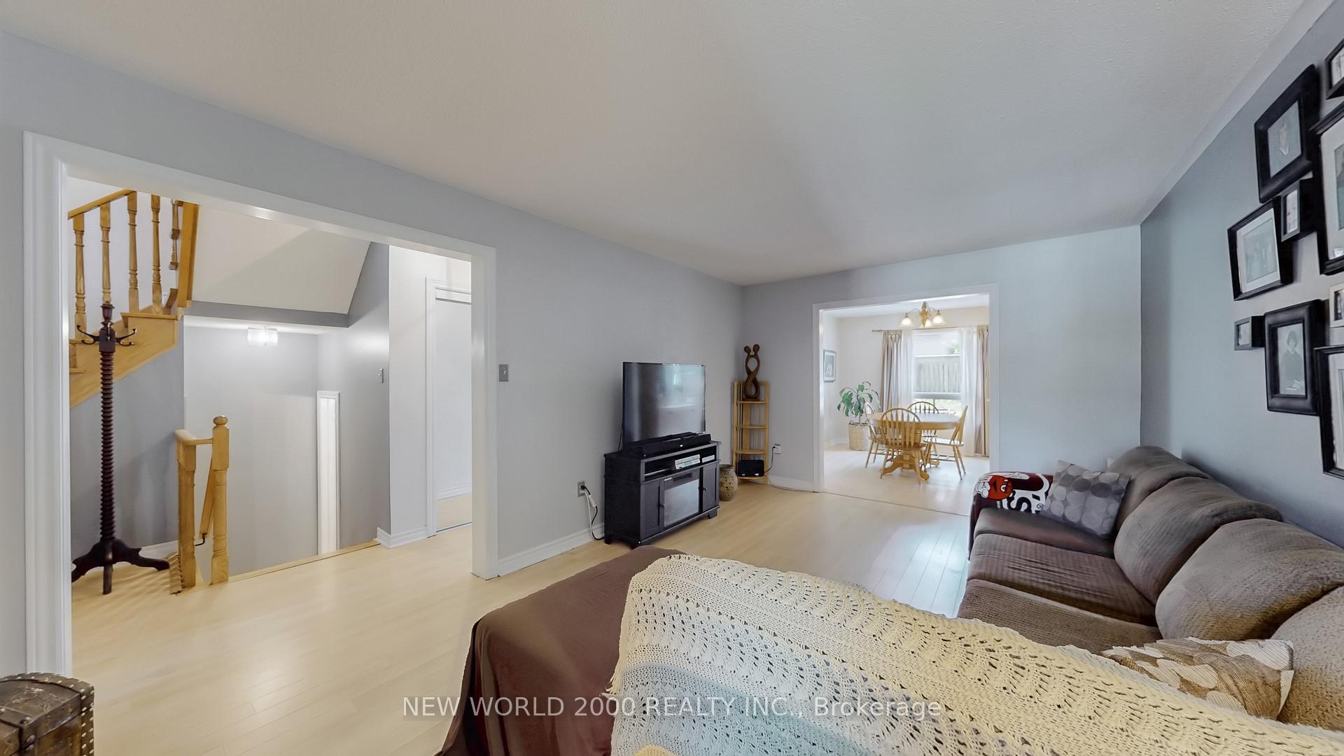 Photo 20 of 34 Fife Road, Aurora, Aurora Grove — HOMEH