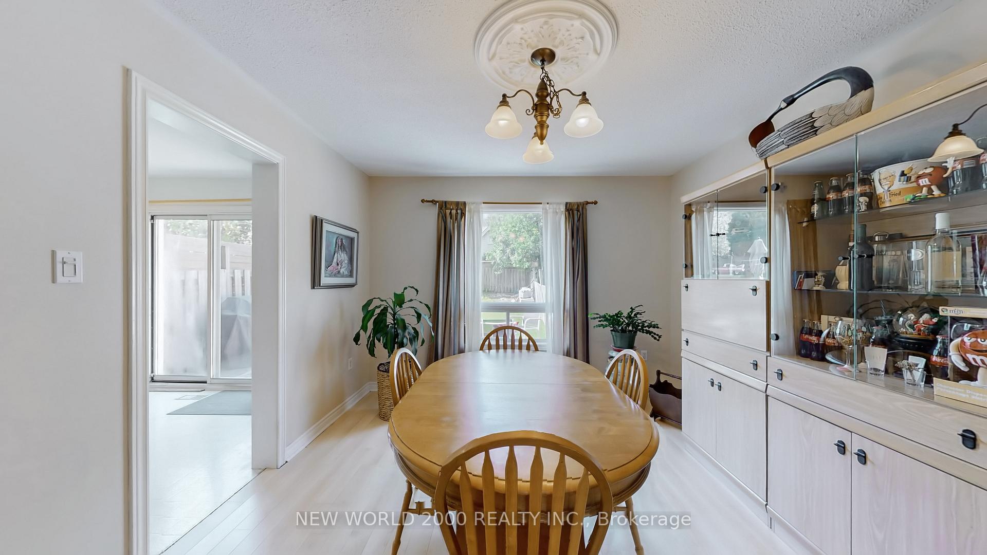 Photo 13 of 34 Fife Road, Aurora, Aurora Grove — HOMEH