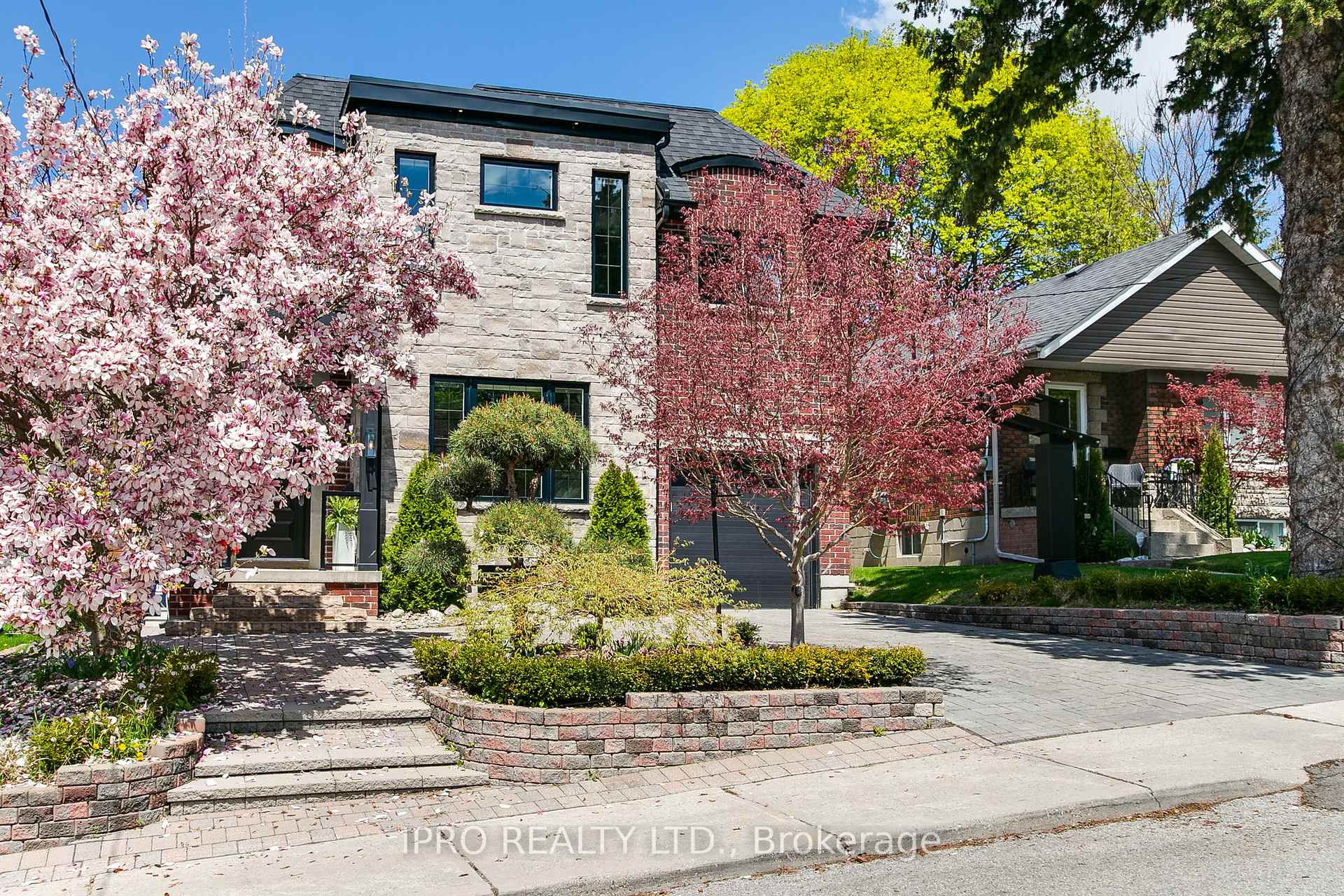 Photo 4 of 30 Notley Place, Toronto, O'Connor-Parkview — HOMEH