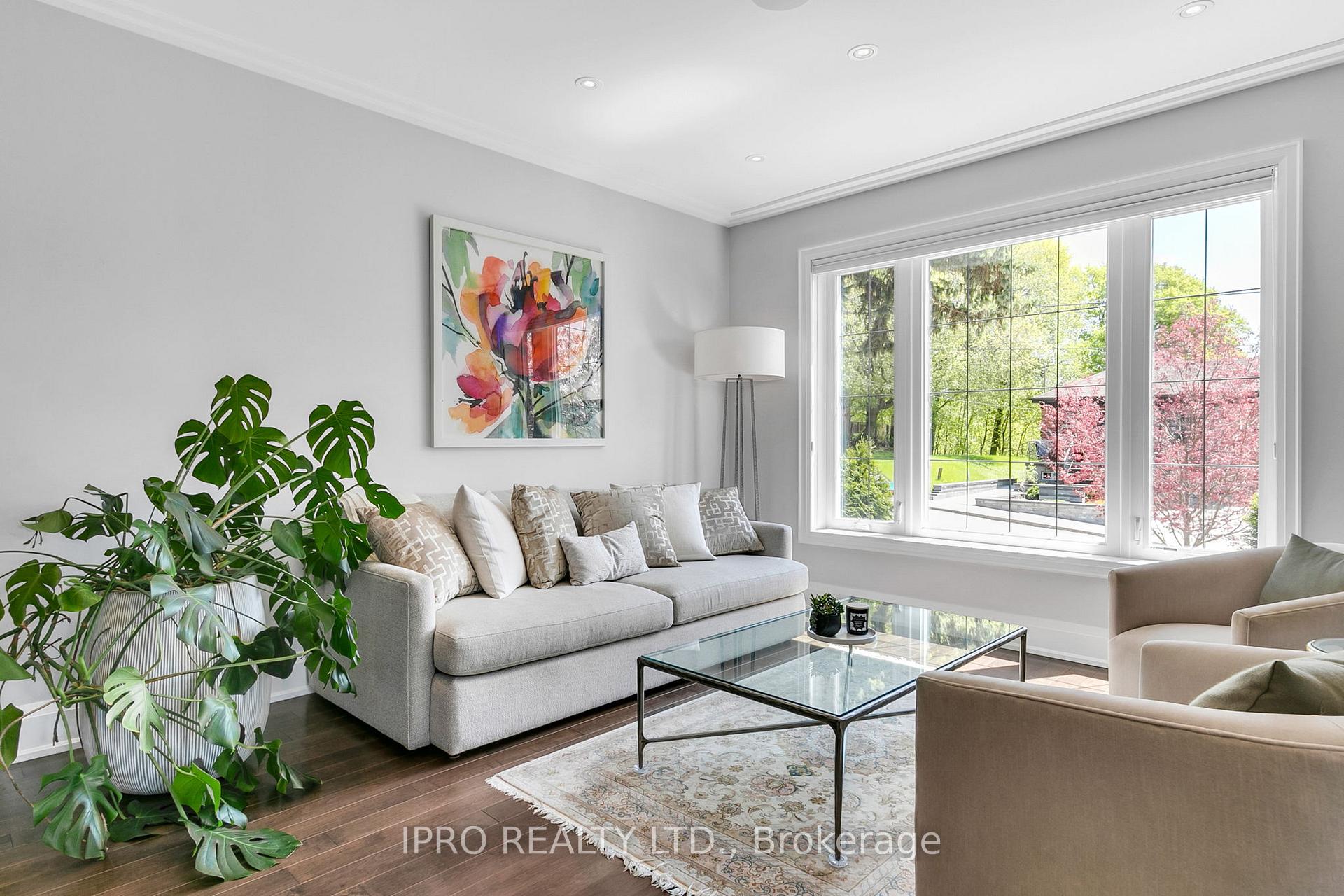 Photo 3 of 30 Notley Place, Toronto, O'Connor-Parkview — HOMEH