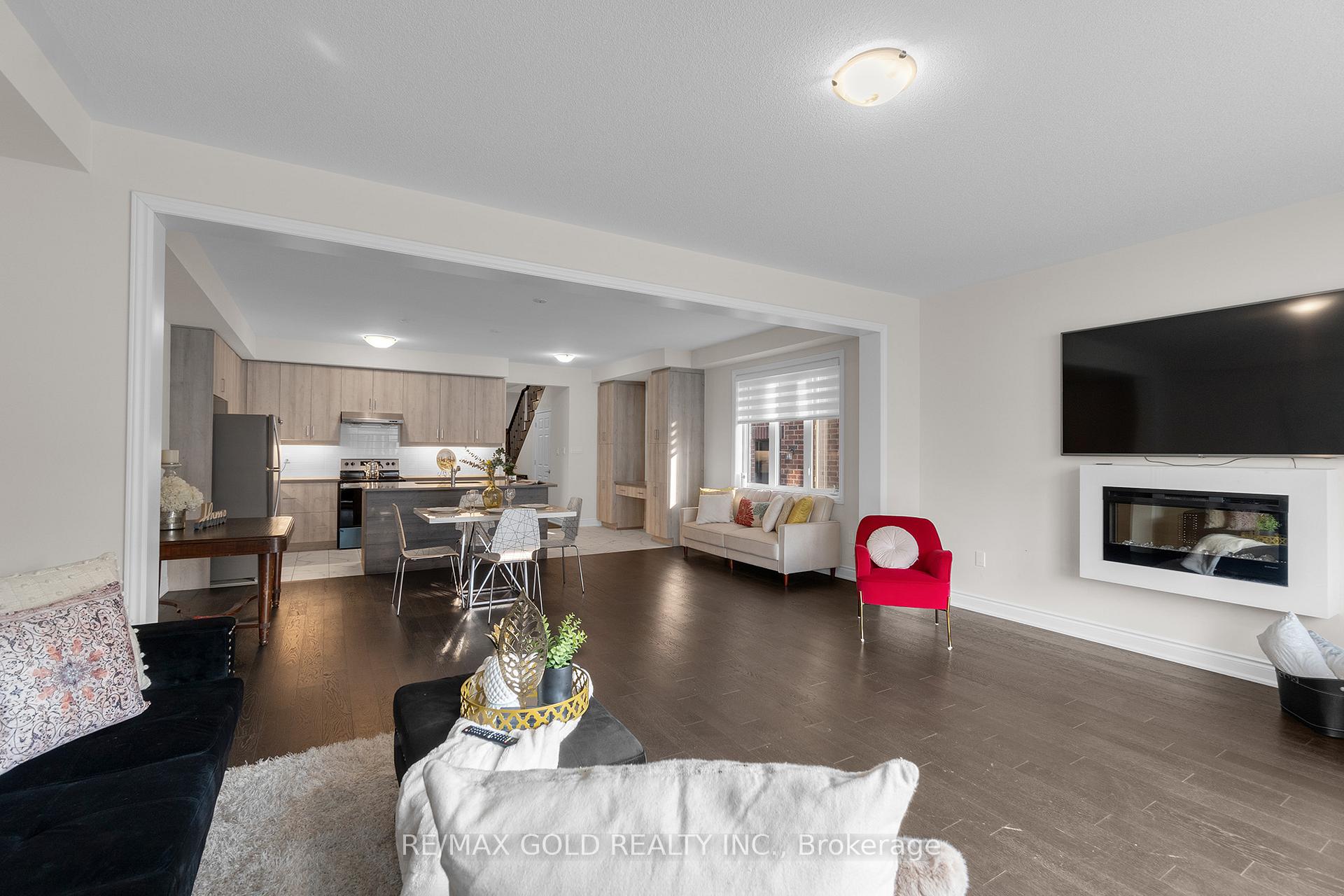 Photo 4 of 54 Spinland Street, Caledon, Rural Caledon — HOMEH