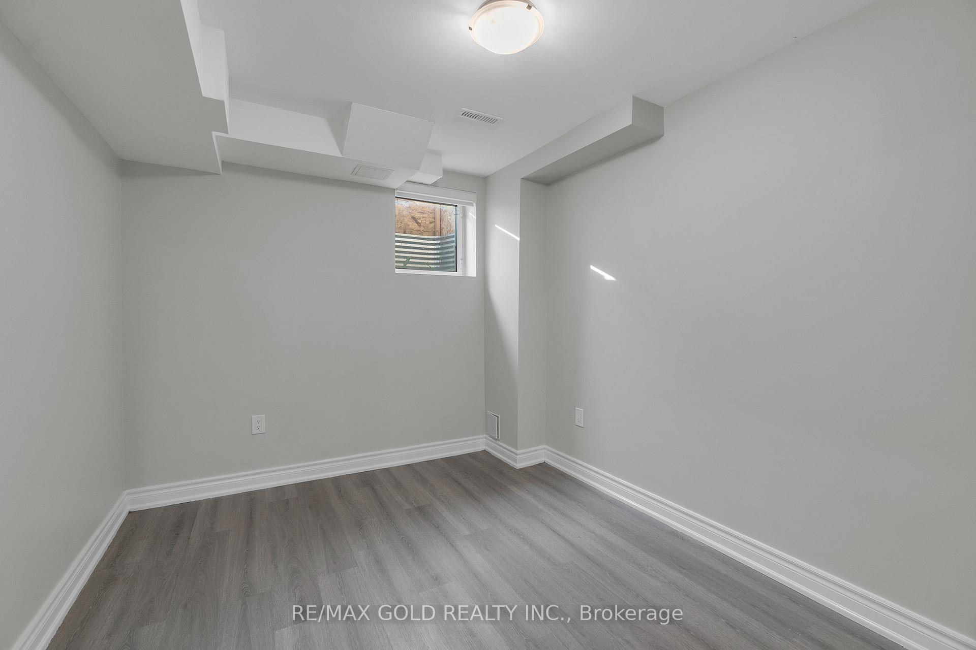 Photo 32 of 54 Spinland Street, Caledon, Rural Caledon — HOMEH