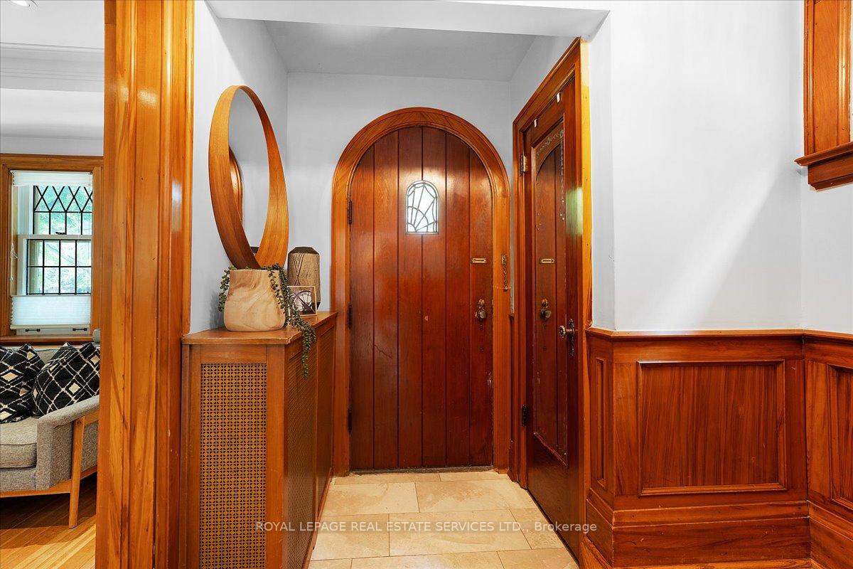 Photo 4 of 24 Rolph Road, Toronto, Leaside — HOMEH