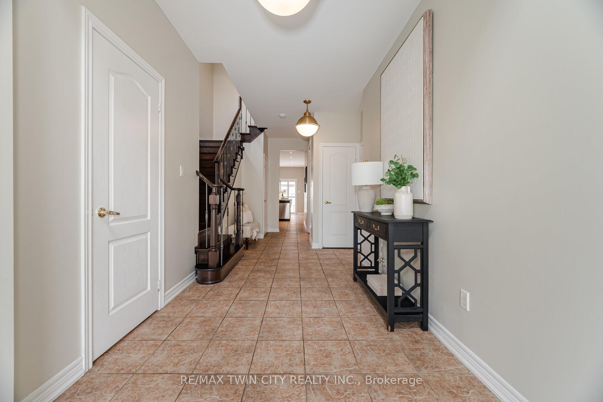 Photo 9 of 45 Retreat Boulevard, Vaughan, Vellore Village — HOMEH