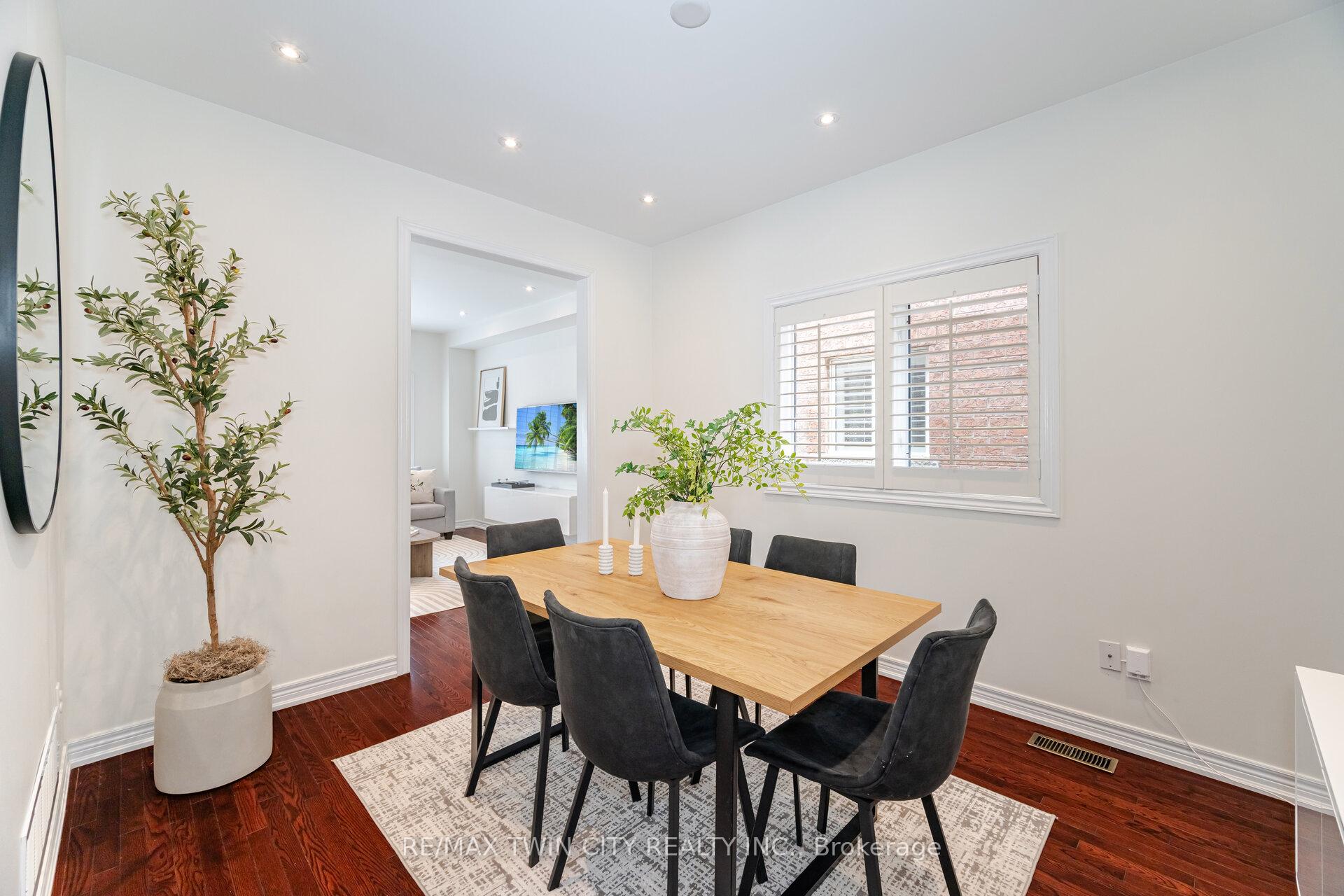 Photo 3 of 45 Retreat Boulevard, Vaughan, Vellore Village — HOMEH
