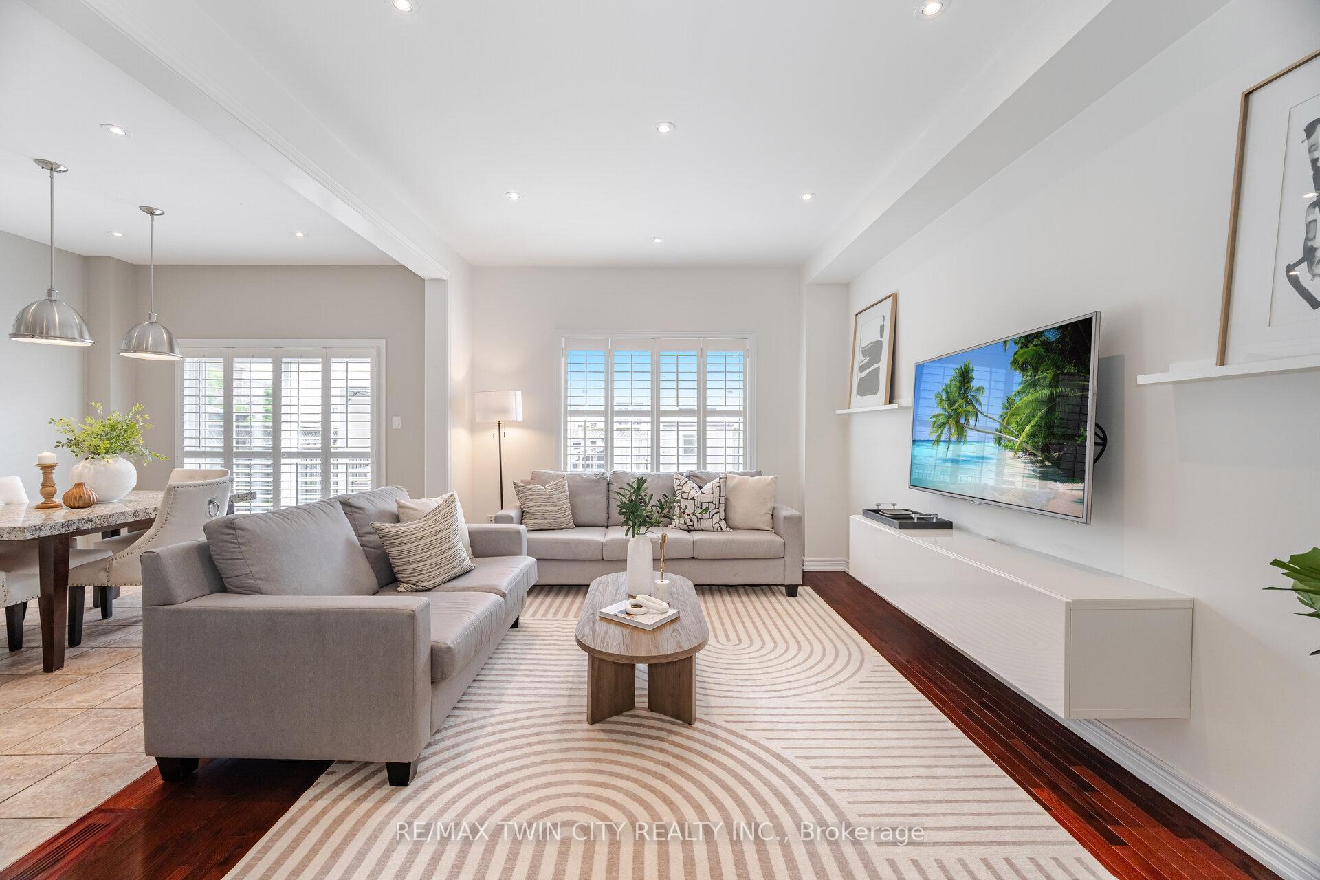 Photo 7 of 45 Retreat Boulevard, Vaughan, Vellore Village — HOMEH