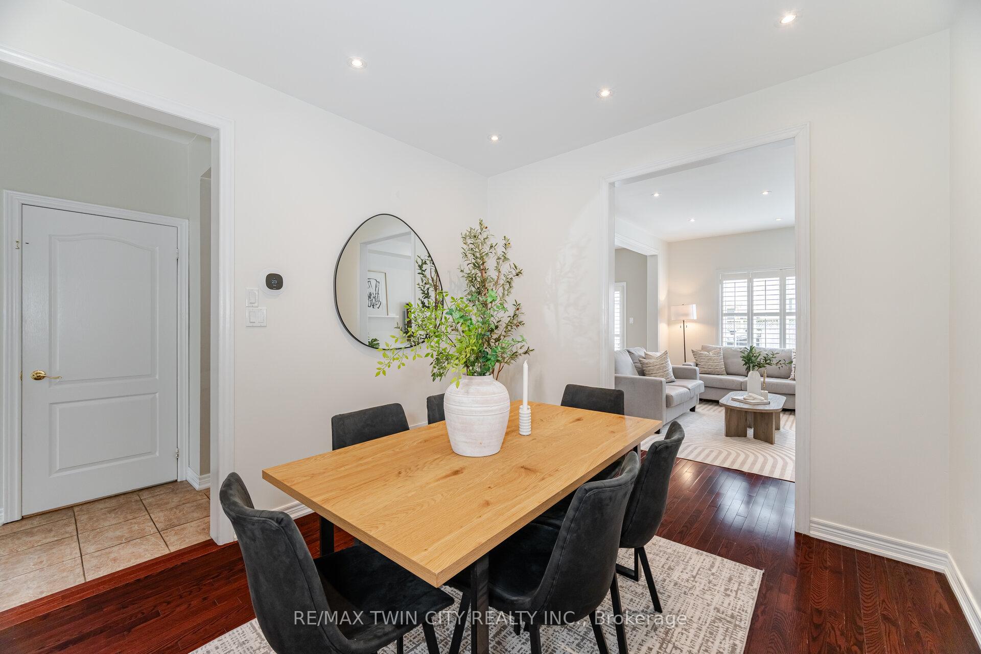 Photo 8 of 45 Retreat Boulevard, Vaughan, Vellore Village — HOMEH