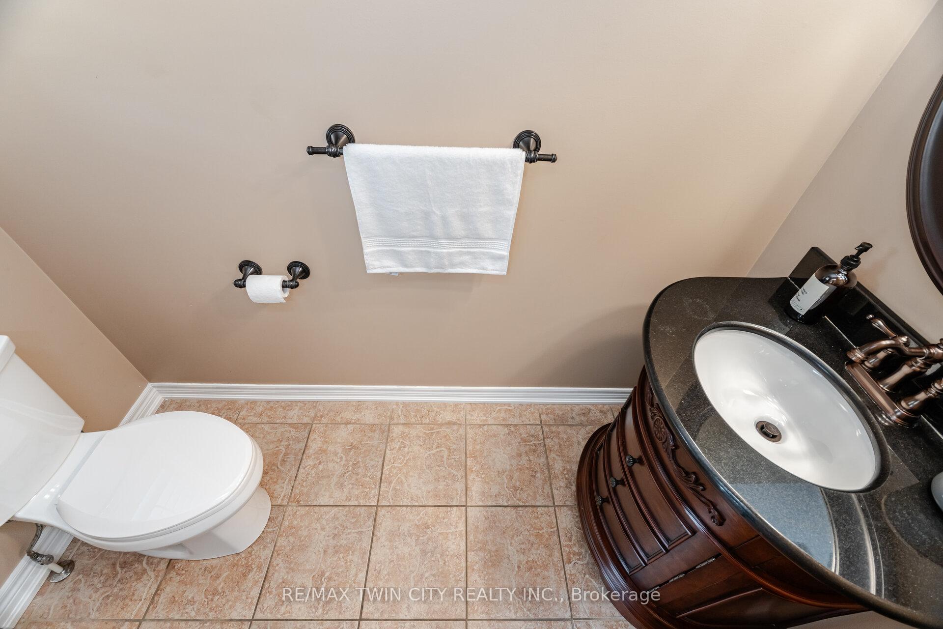 Photo 13 of 45 Retreat Boulevard, Vaughan, Vellore Village — HOMEH