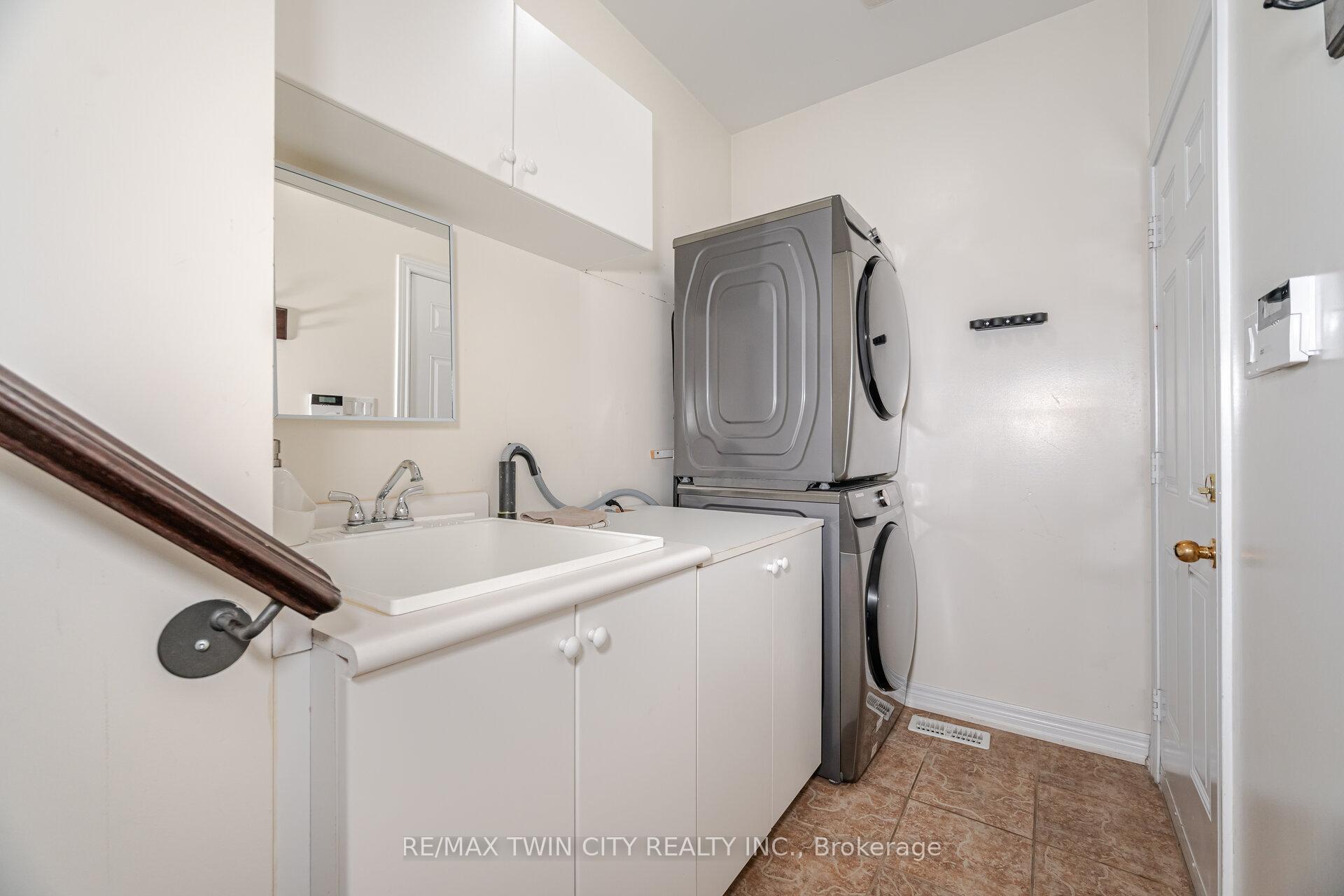Photo 16 of 45 Retreat Boulevard, Vaughan, Vellore Village — HOMEH