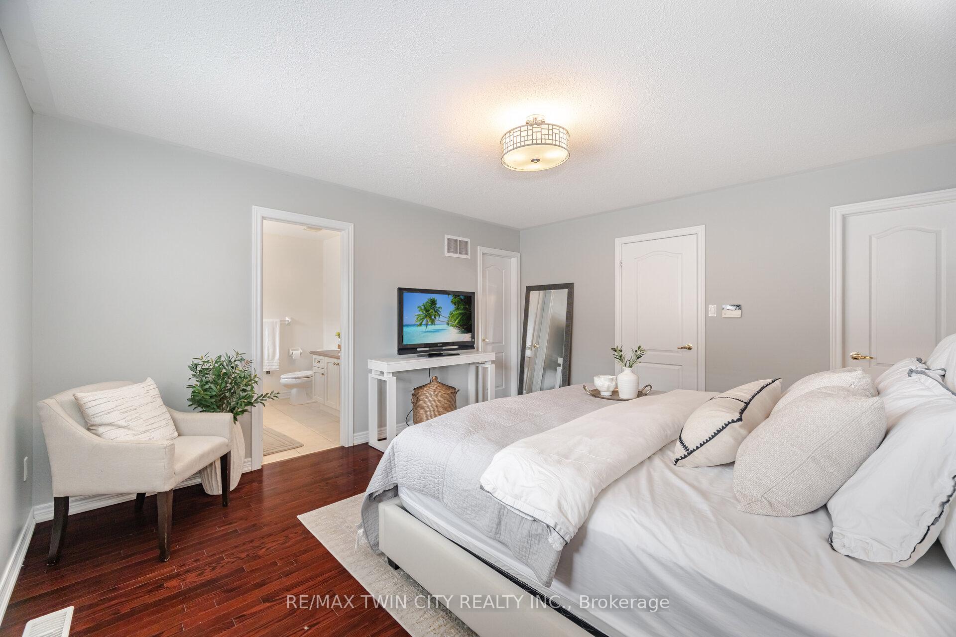 Photo 20 of 45 Retreat Boulevard, Vaughan, Vellore Village — HOMEH