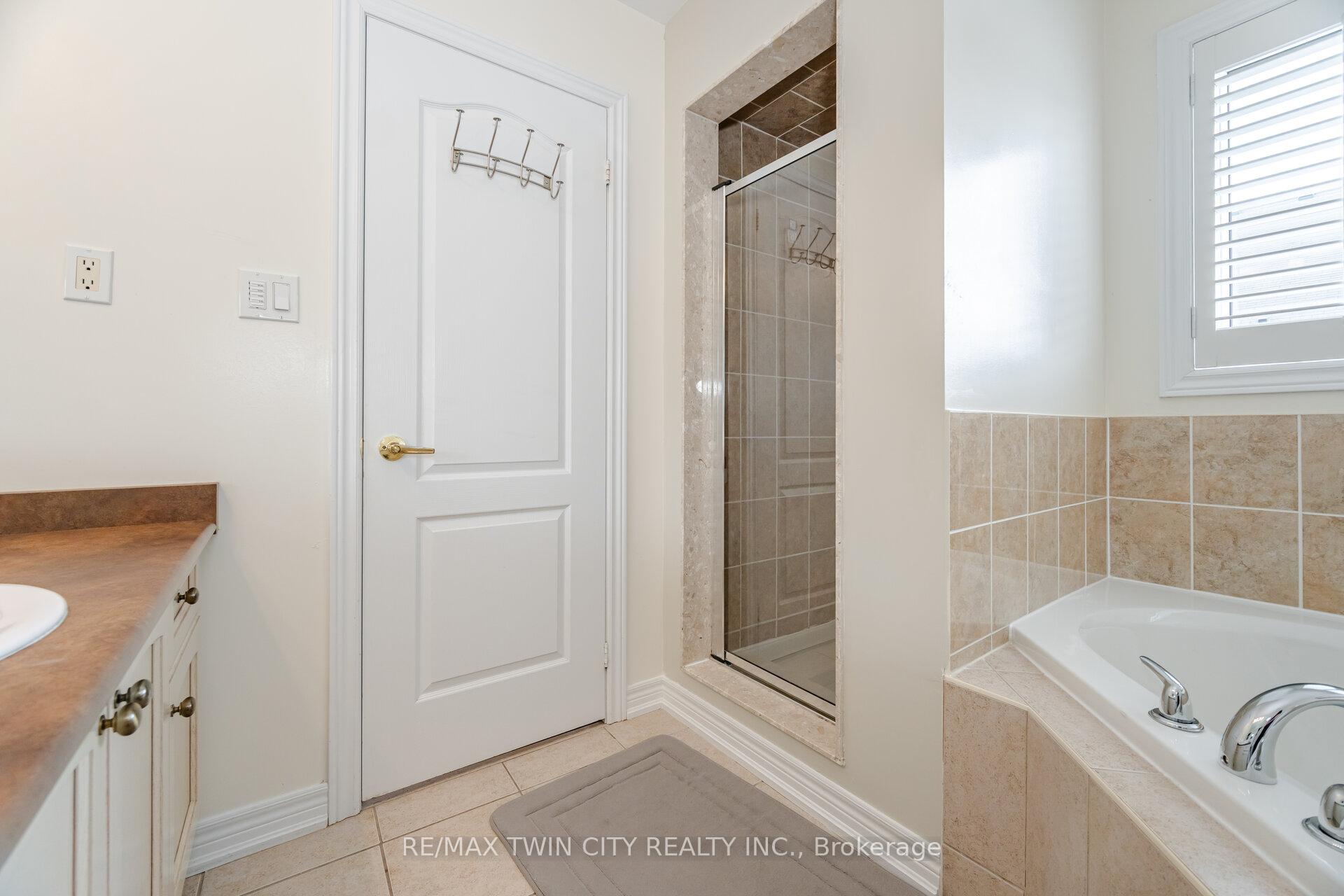 Photo 24 of 45 Retreat Boulevard, Vaughan, Vellore Village — HOMEH