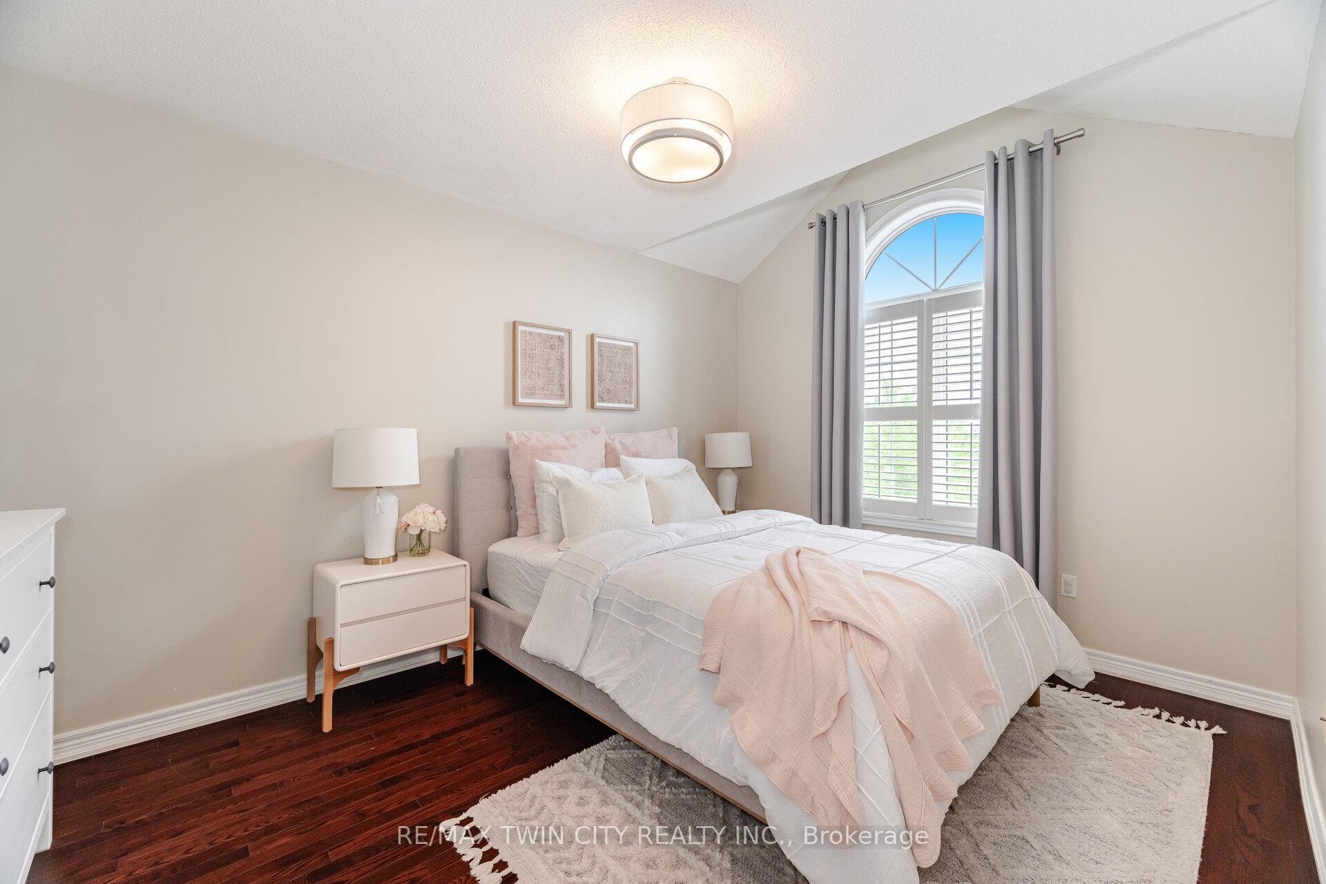 Photo 12 of 45 Retreat Boulevard, Vaughan, Vellore Village — HOMEH