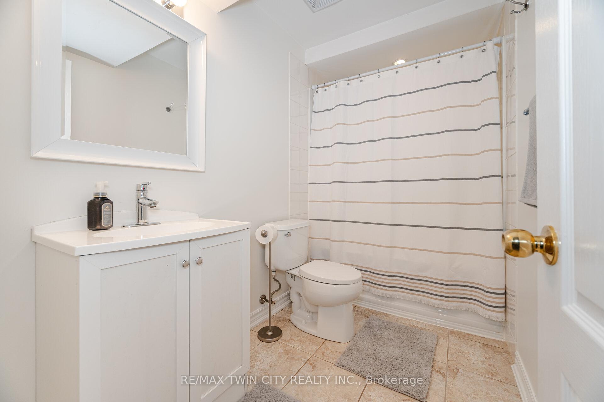 Photo 30 of 45 Retreat Boulevard, Vaughan, Vellore Village — HOMEH