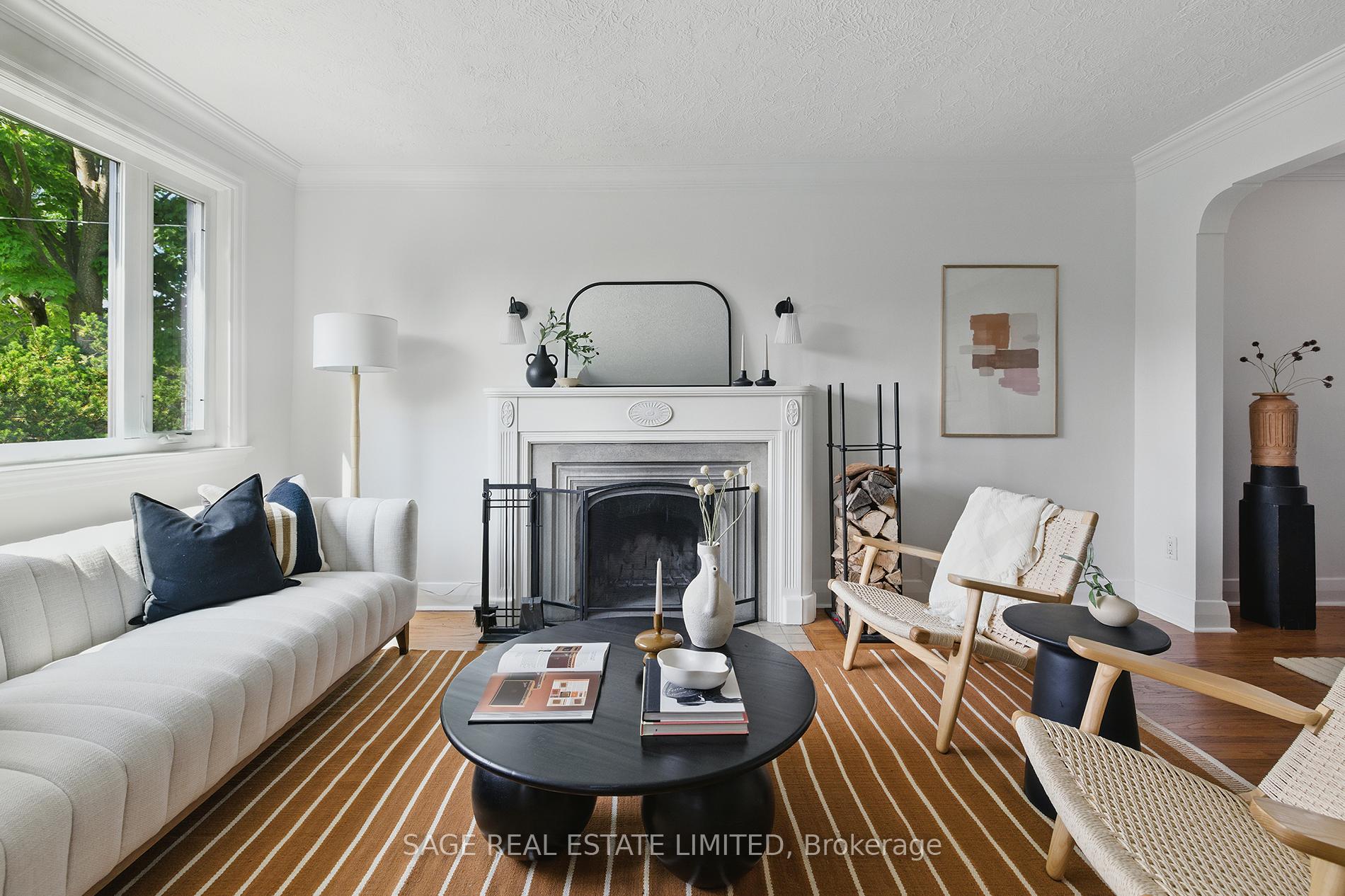 Photo 2 of 14 Long Crescent, Toronto, The Beaches — HOMEH