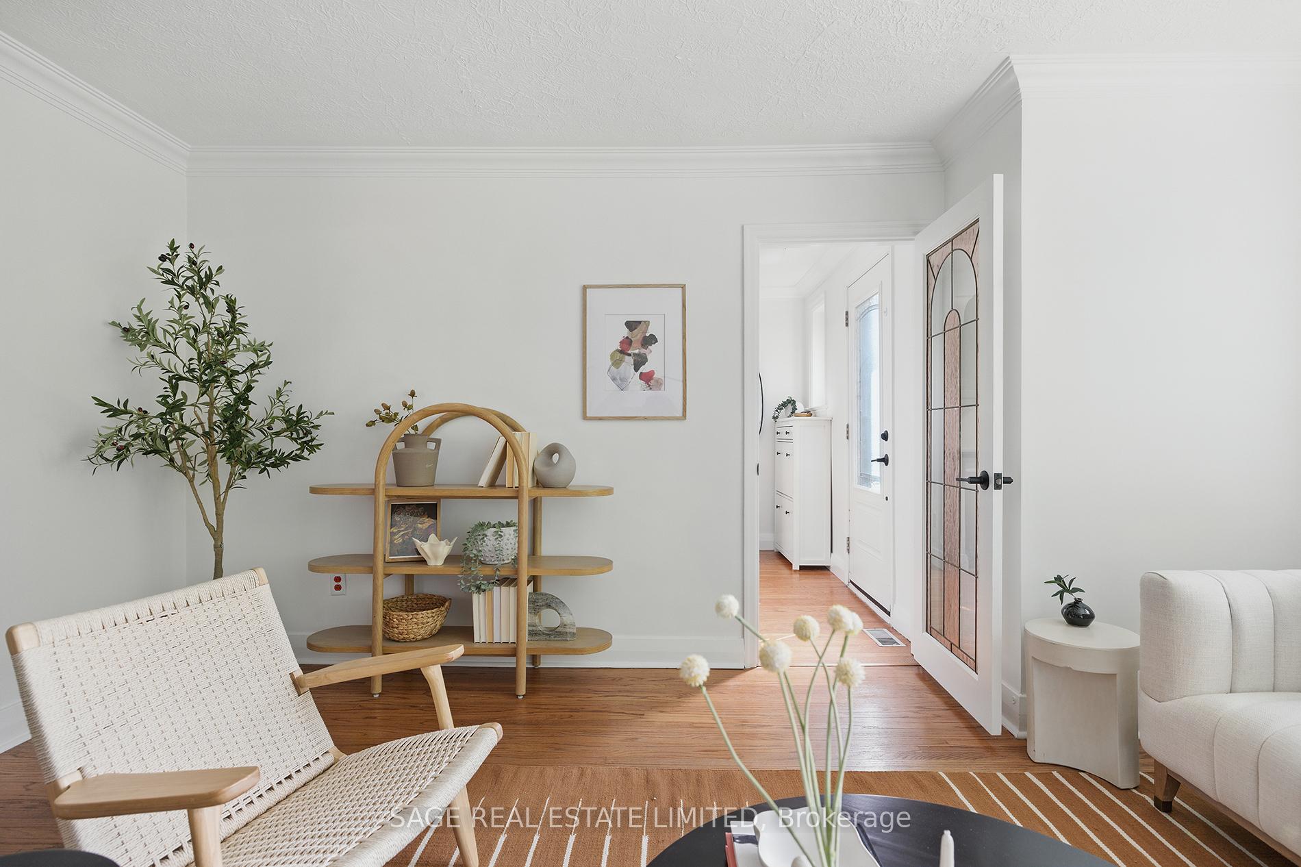 Photo 6 of 14 Long Crescent, Toronto, The Beaches — HOMEH